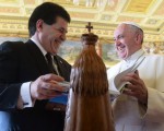 Antes de salir hacia Roma, el mandatario había adelantado que presentaría al pontífice "el saludo de todo el pueblo paraguayo" y pediría su bendición para el país.
